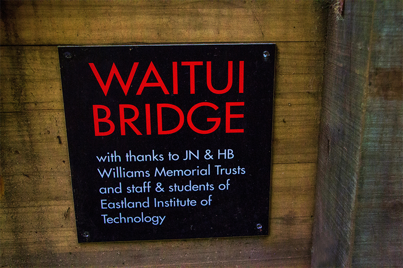 Longbush Bridge SIGN 800x533