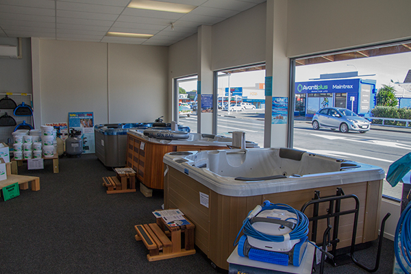 Spa Pool Warehouse Inside Spas 600x400