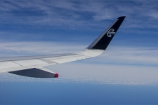 Airplane wing 523x320
