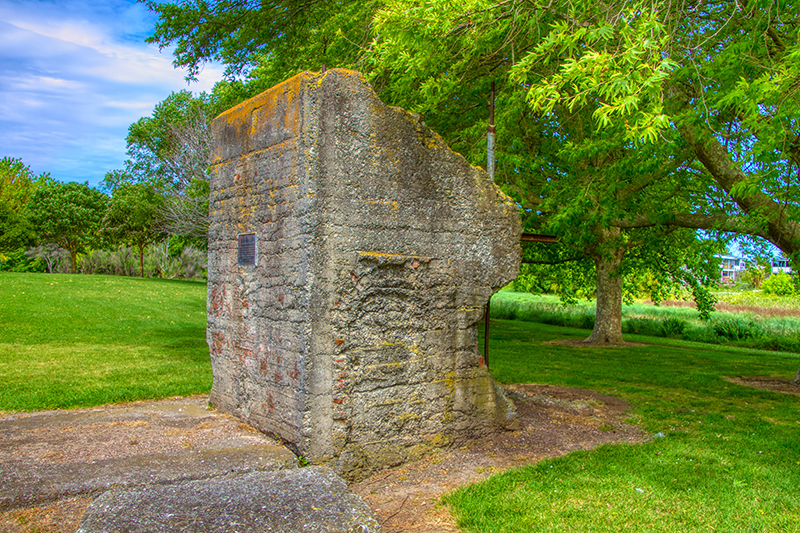 Taruheru FWreezing Works Monument side view 800x533
